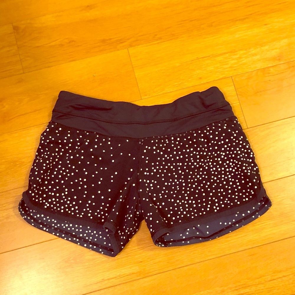 Size 6 Lululemon polka dot navy shorts